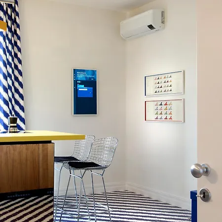 Pensión Galleria Port'alba - & Rooftop 4*